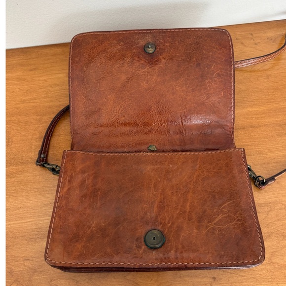 The Bridge Vintage Italian Leather Crossbody Bag Made in Italy - Picture 7 of 11